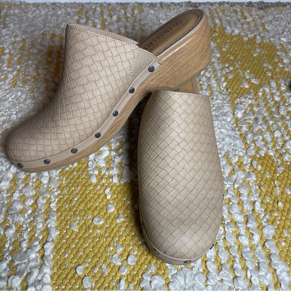 Falls Creek Womens Size 11 Willa Faux Leather Clog Slip On Shoe Tan